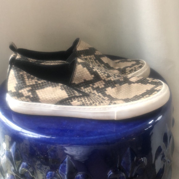 Marc fisher liletta animal lizard croc slip on double gore sneakers shoes slides - Picture 2 of 10